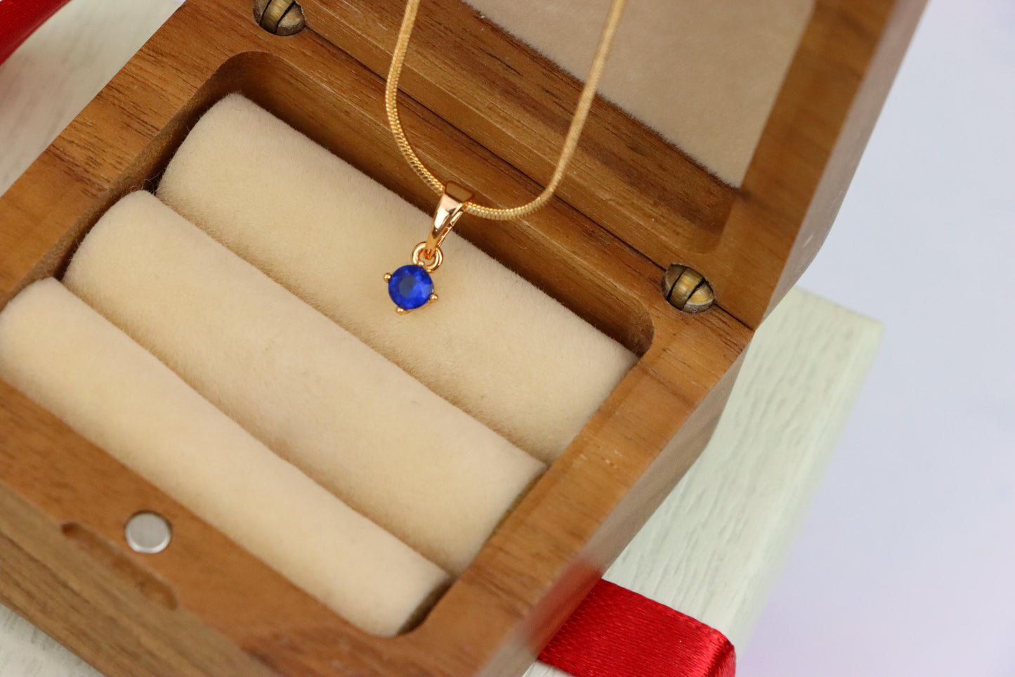 Mini Round Blue Pendant in Rose Gold Setting with Delicate Design, XPPT1623 (2148-9)