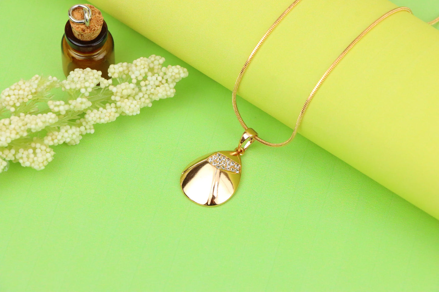 Elegant Rose Gold Teardrop Pendant with Crystal Accent Detailing, XPPT1230 (2123-6)