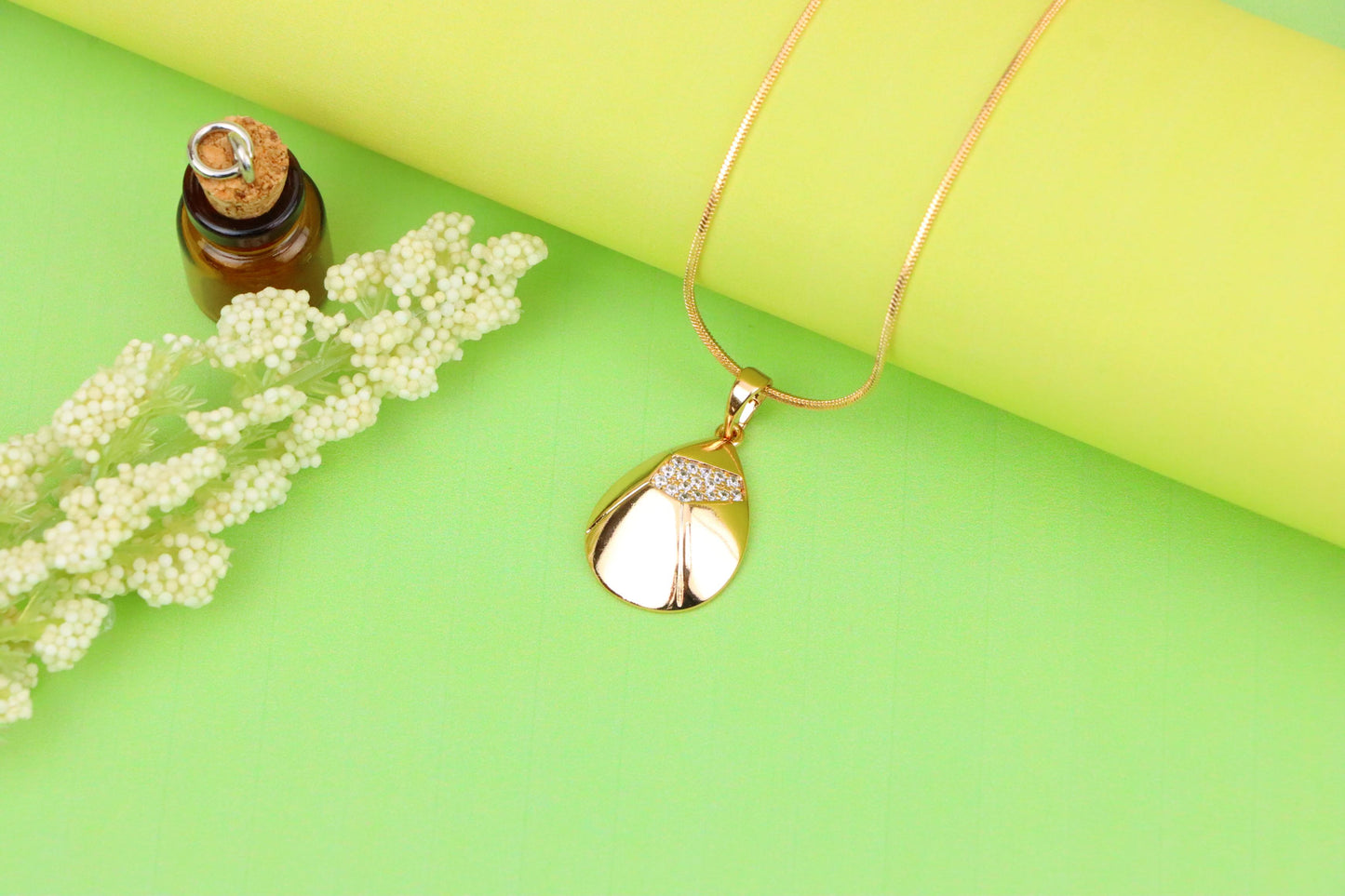 Elegant Rose Gold Teardrop Pendant with Crystal Accent Detailing, XPPT1230 (2123-6)