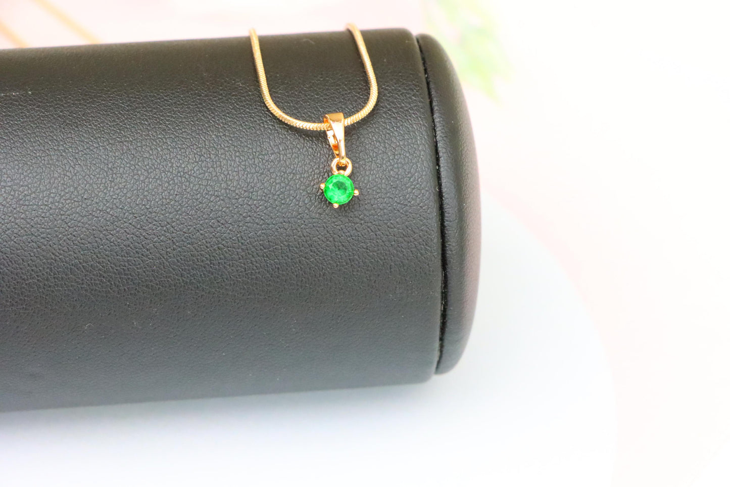 Mini Round Green Pendant in Rose Gold with Dainty and Bright Design, XPPT1624 (2148-9)