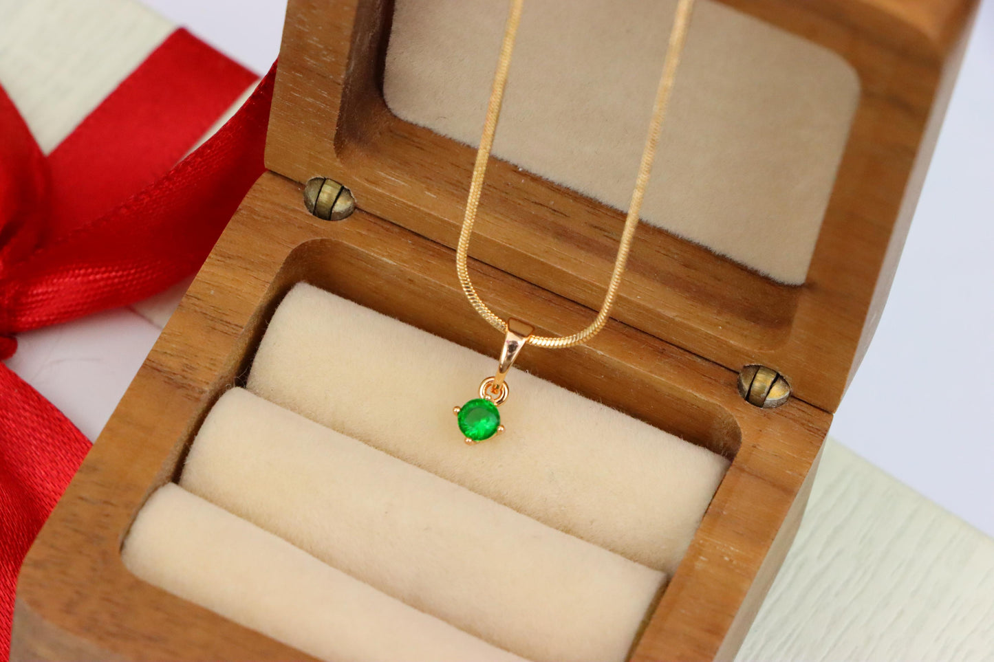 Mini Round Green Pendant in Rose Gold with Dainty and Bright Design, XPPT1624 (2148-9)
