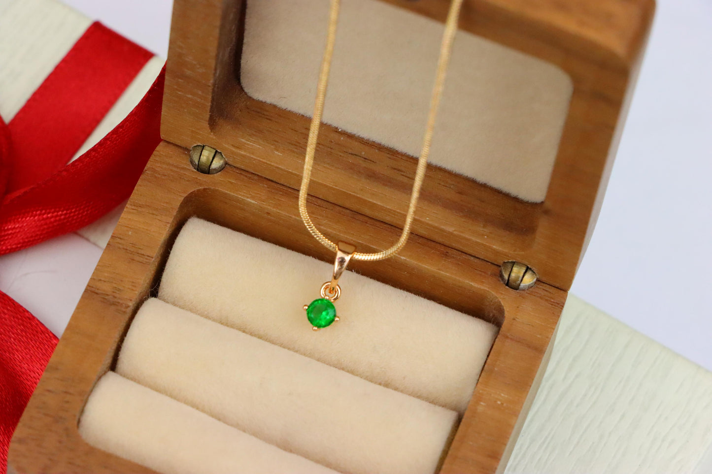 Mini Round Green Pendant in Rose Gold with Dainty and Bright Design, XPPT1624 (2148-9)