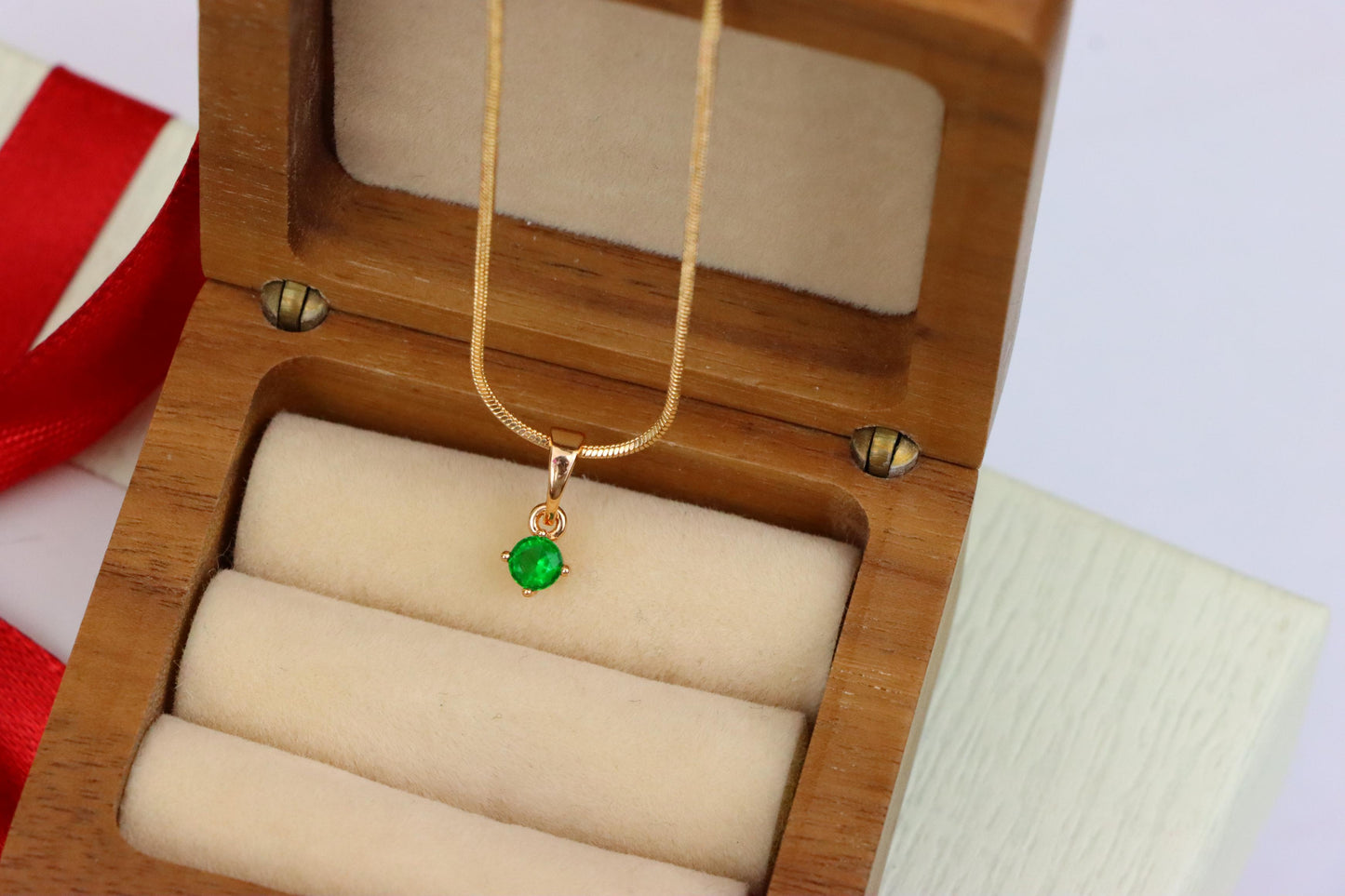 Mini Round Green Pendant in Rose Gold with Dainty and Bright Design, XPPT1624 (2148-9)