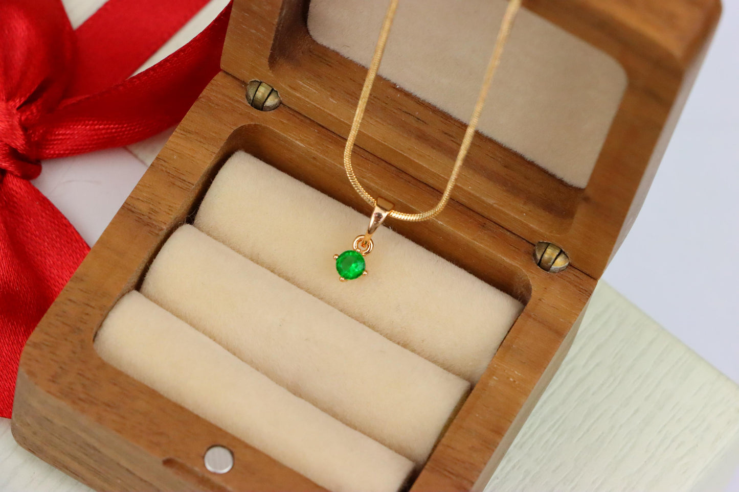 Mini Round Green Pendant in Rose Gold with Dainty and Bright Design, XPPT1624 (2148-9)