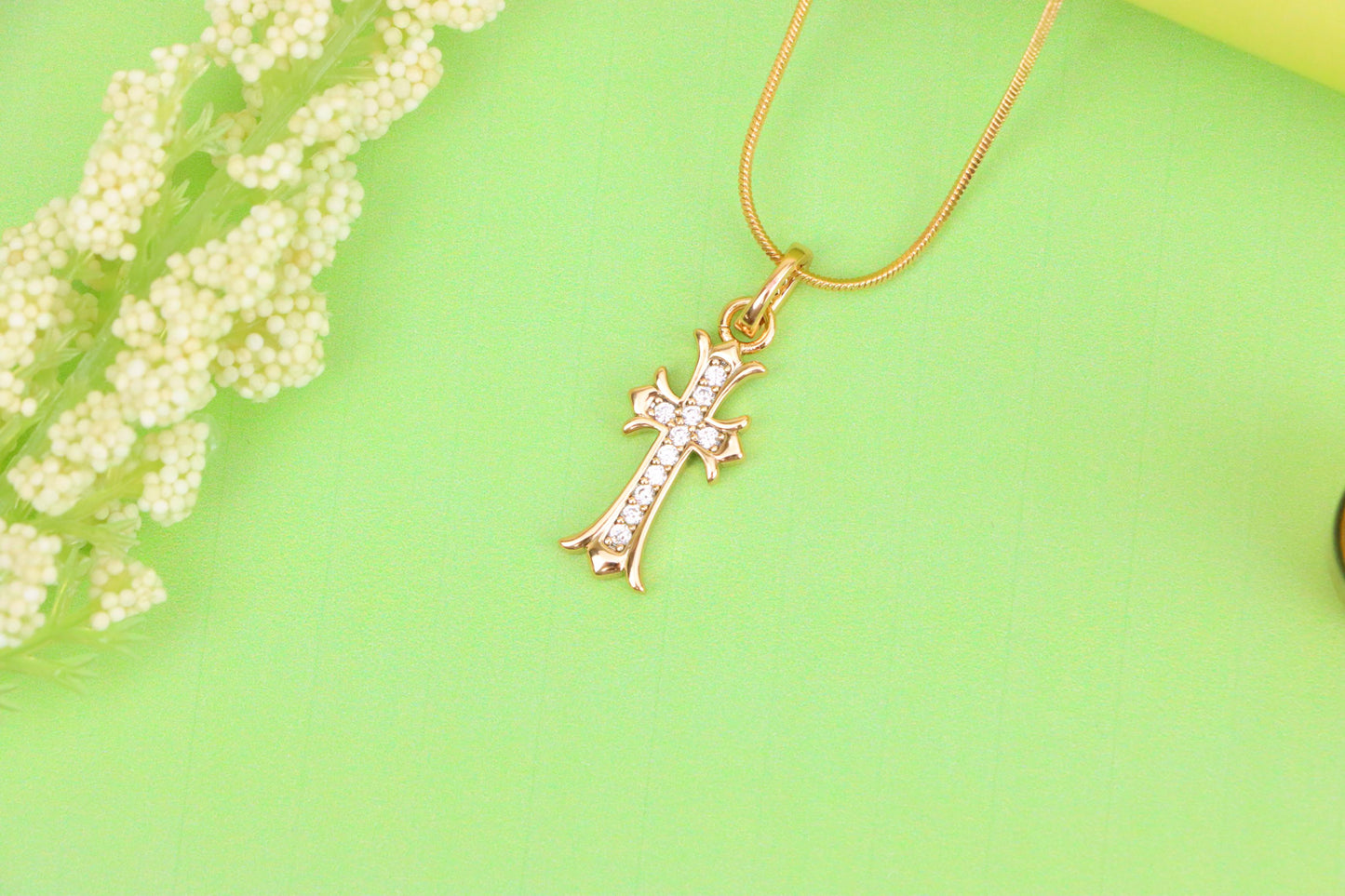 Elegant Rose Gold Cross Pendant with Sparkling Accents, XPPT1629 (2149-3)