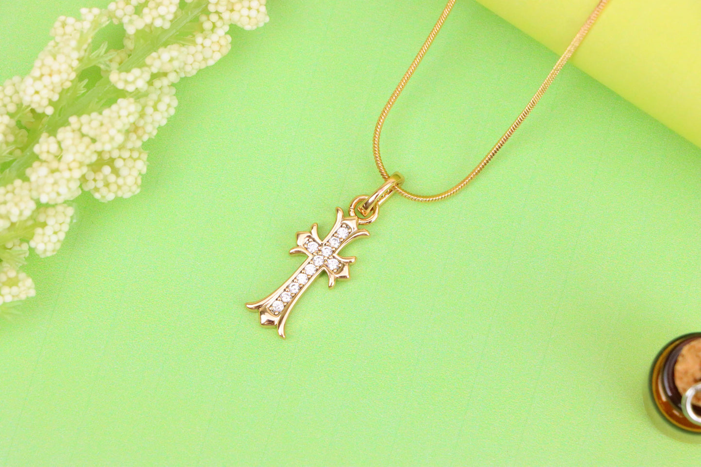 Elegant Rose Gold Cross Pendant with Sparkling Accents, XPPT1629 (2149-3)
