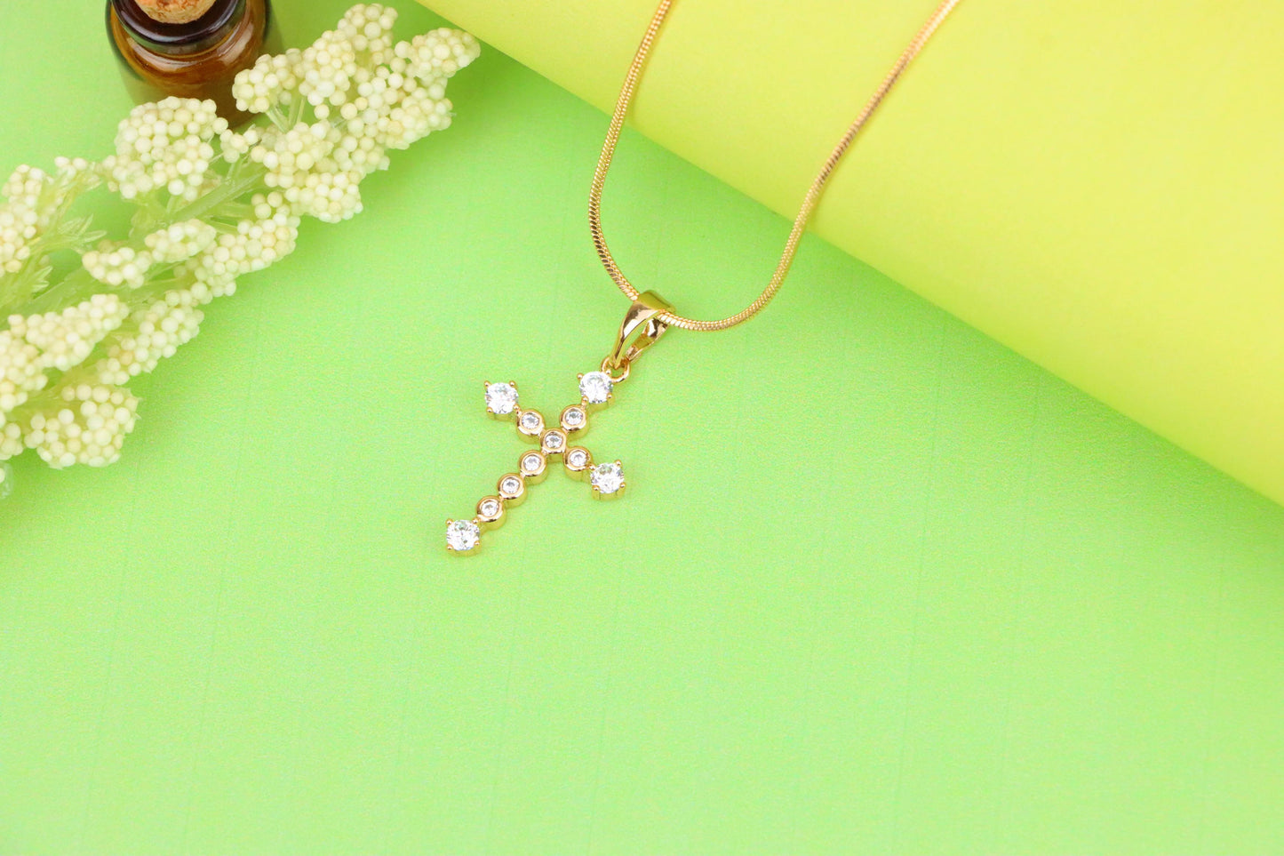 Rose Gold Cross Pendant with Sparkling Cubic Zirconia Accents, XPPT1239 (2124-5)