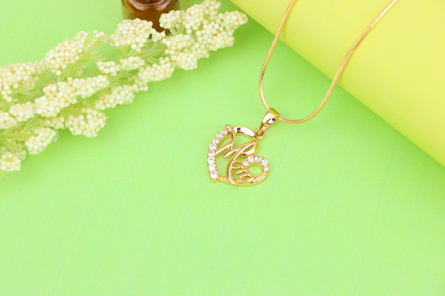 Rose Gold Heart Pendant with Sparkling 'Mom' Letter Design, XPPT1241 (2124-7)