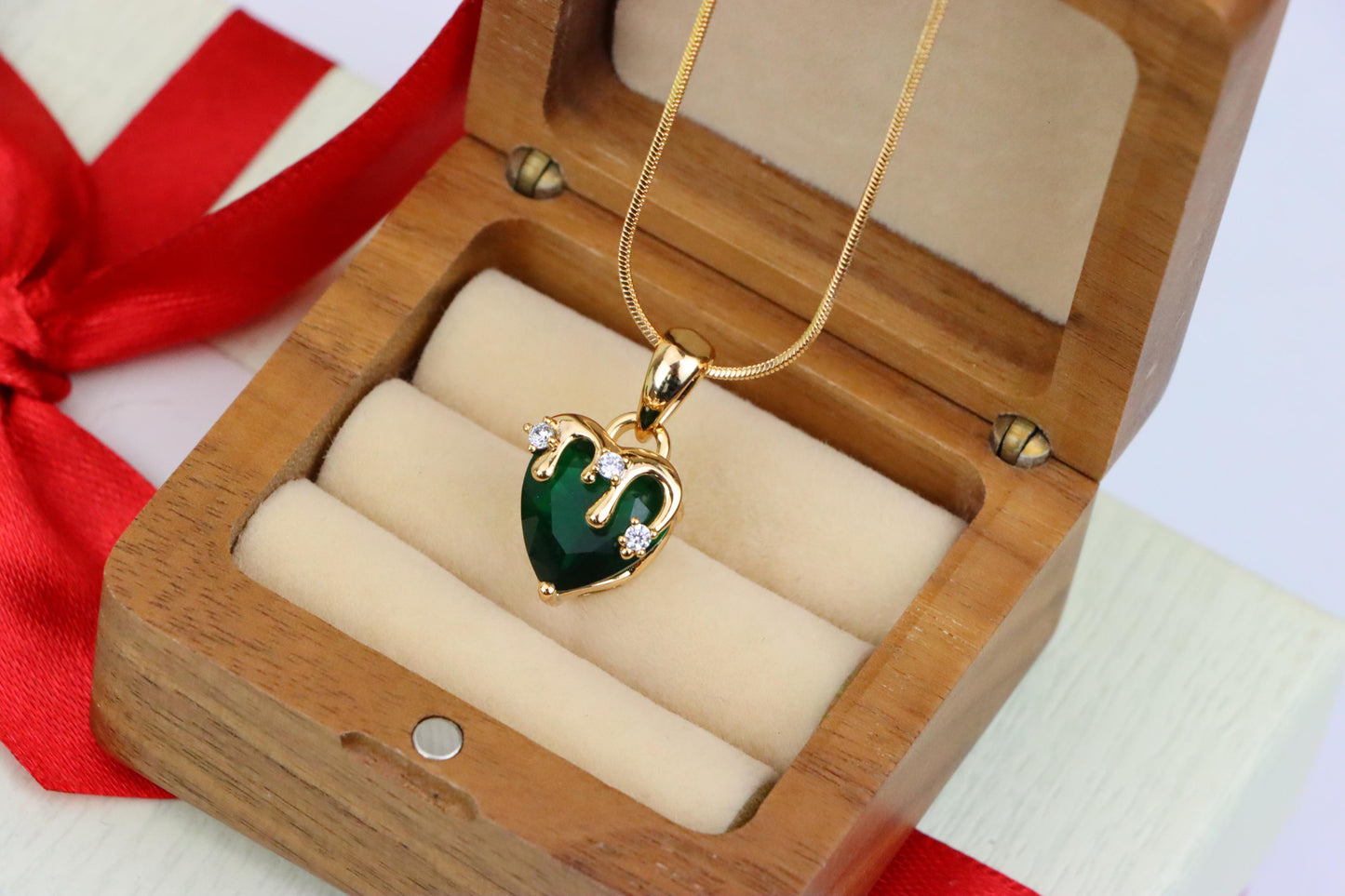Heart Drip Green Pendant in Gold Finish Stylish Jewelry, XPPT1695 (2165-5)