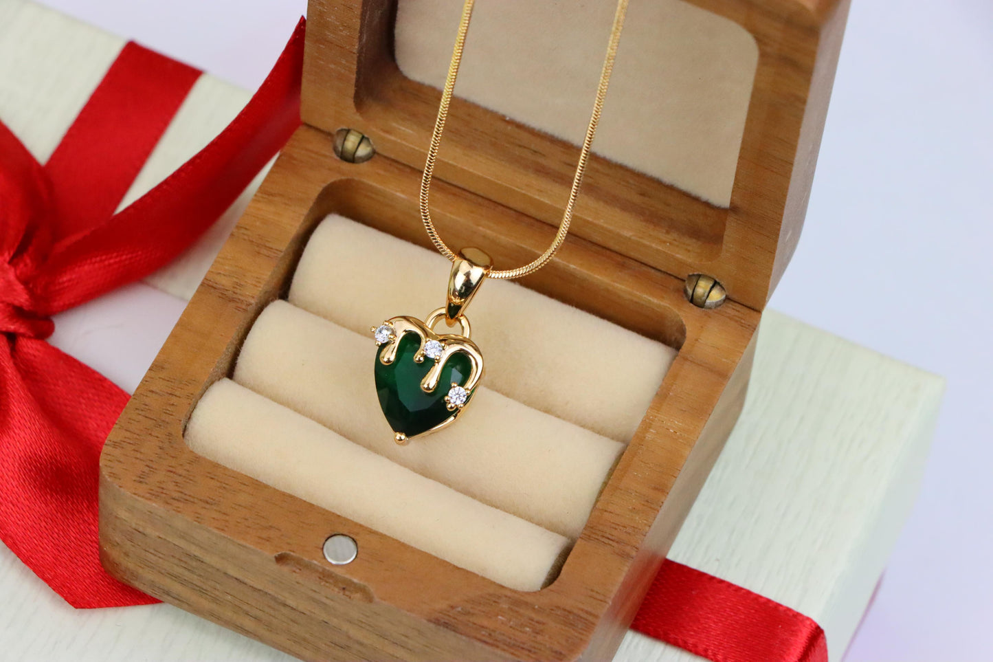 Heart Drip Green Pendant in Gold Finish Stylish Jewelry, XPPT1695 (2165-5)