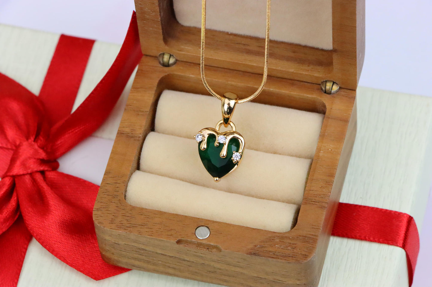Heart Drip Green Pendant in Gold Finish Stylish Jewelry, XPPT1695 (2165-5)
