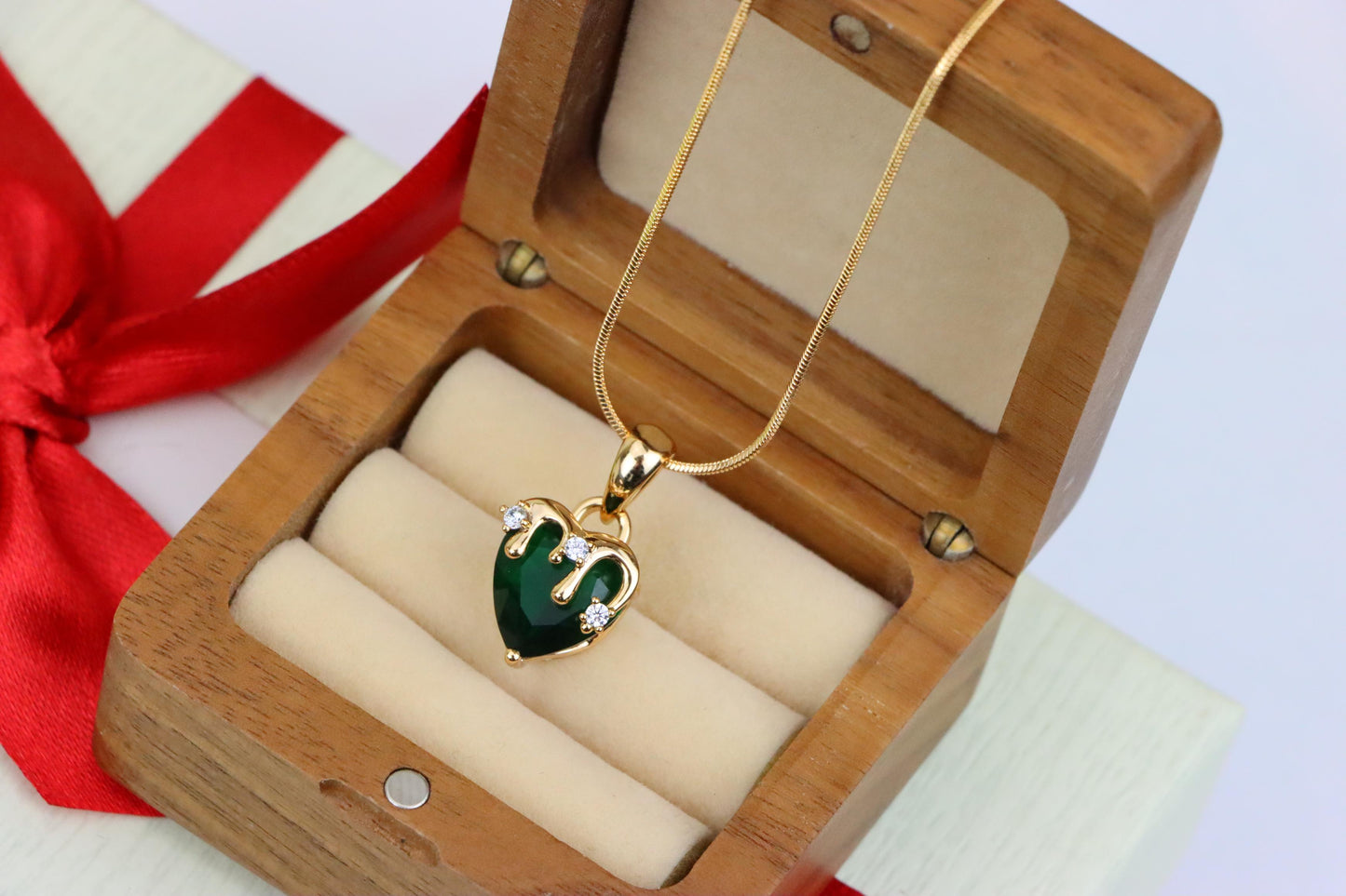 Heart Drip Green Pendant in Gold Finish Stylish Jewelry, XPPT1695 (2165-5)