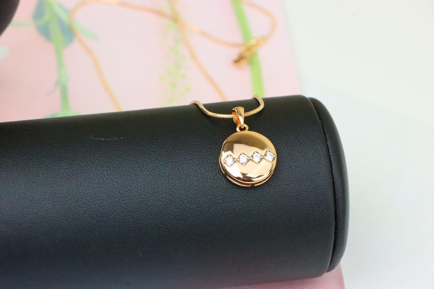 Round Rose Gold Pendant with Zigzag White Crystal Accent Design, XPPT1255 (2126-1)
