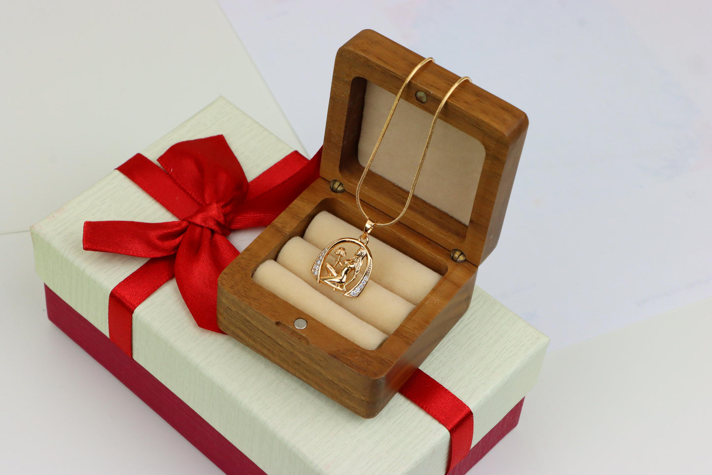 Zodiac-Inspired Rose Gold Pendant with Elegant Female Figure, XPPT1260 (2126-6)