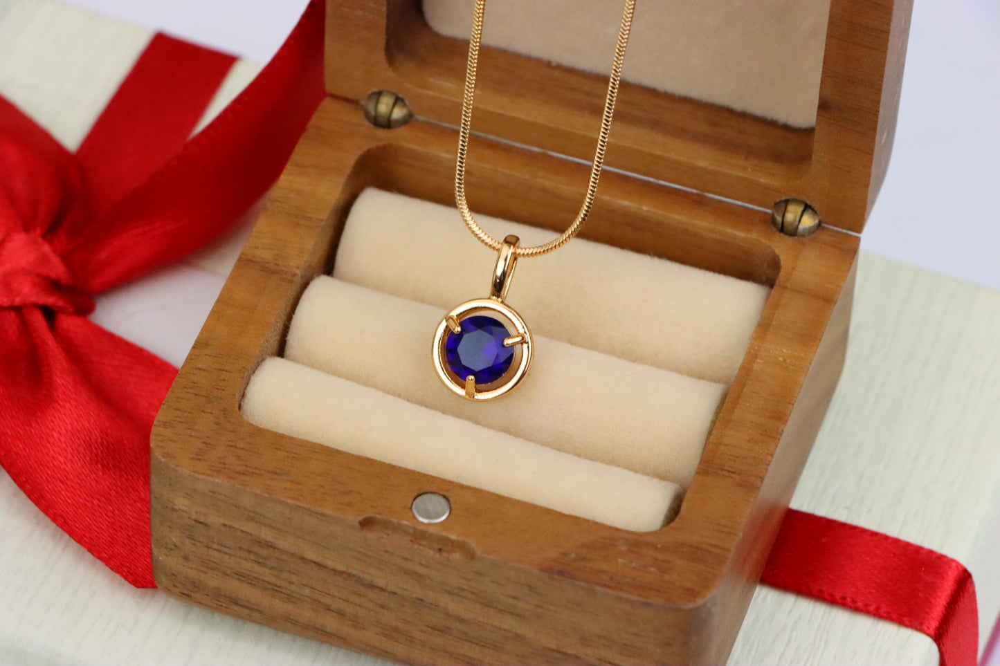 Deep Blue Round Pendant in Gold Plated Brass – Timeless Elegance, XPPT1703 (2150-6)