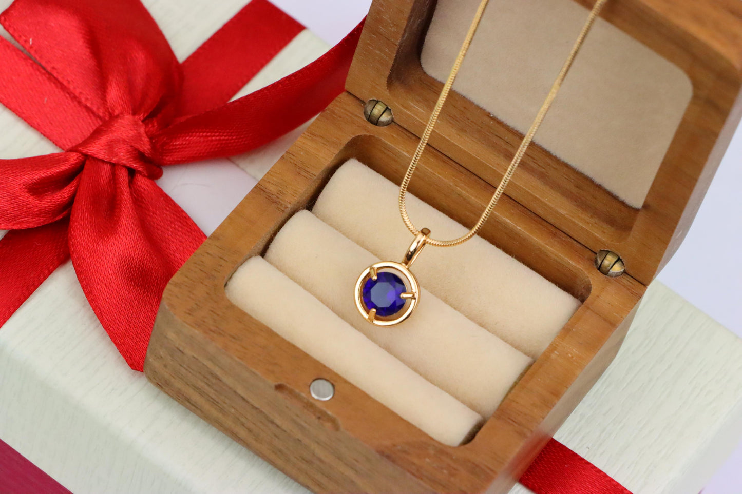 Deep Blue Round Pendant in Gold Plated Brass – Timeless Elegance, XPPT1703 (2150-6)