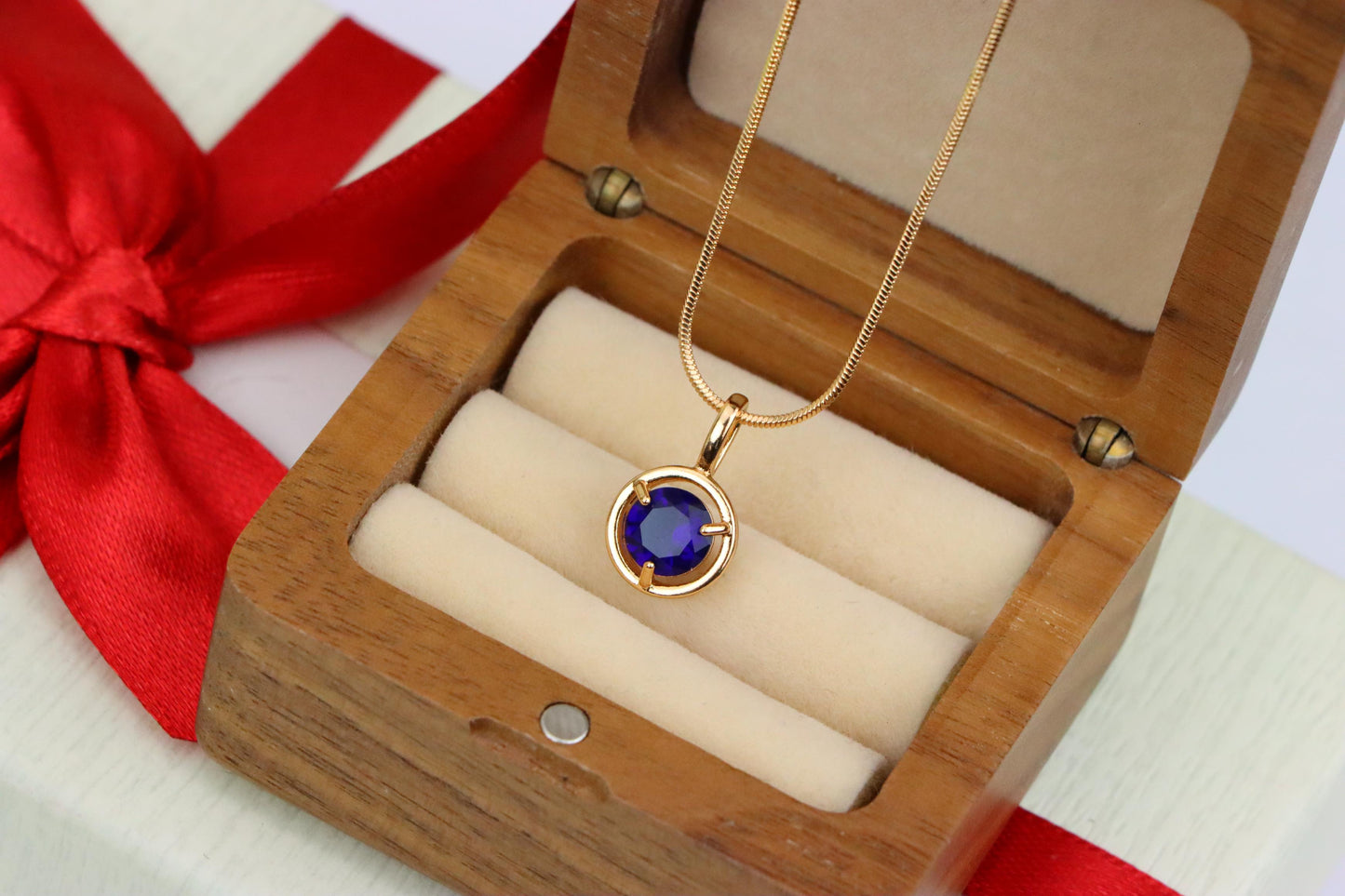Deep Blue Round Pendant in Gold Plated Brass – Timeless Elegance, XPPT1703 (2150-6)