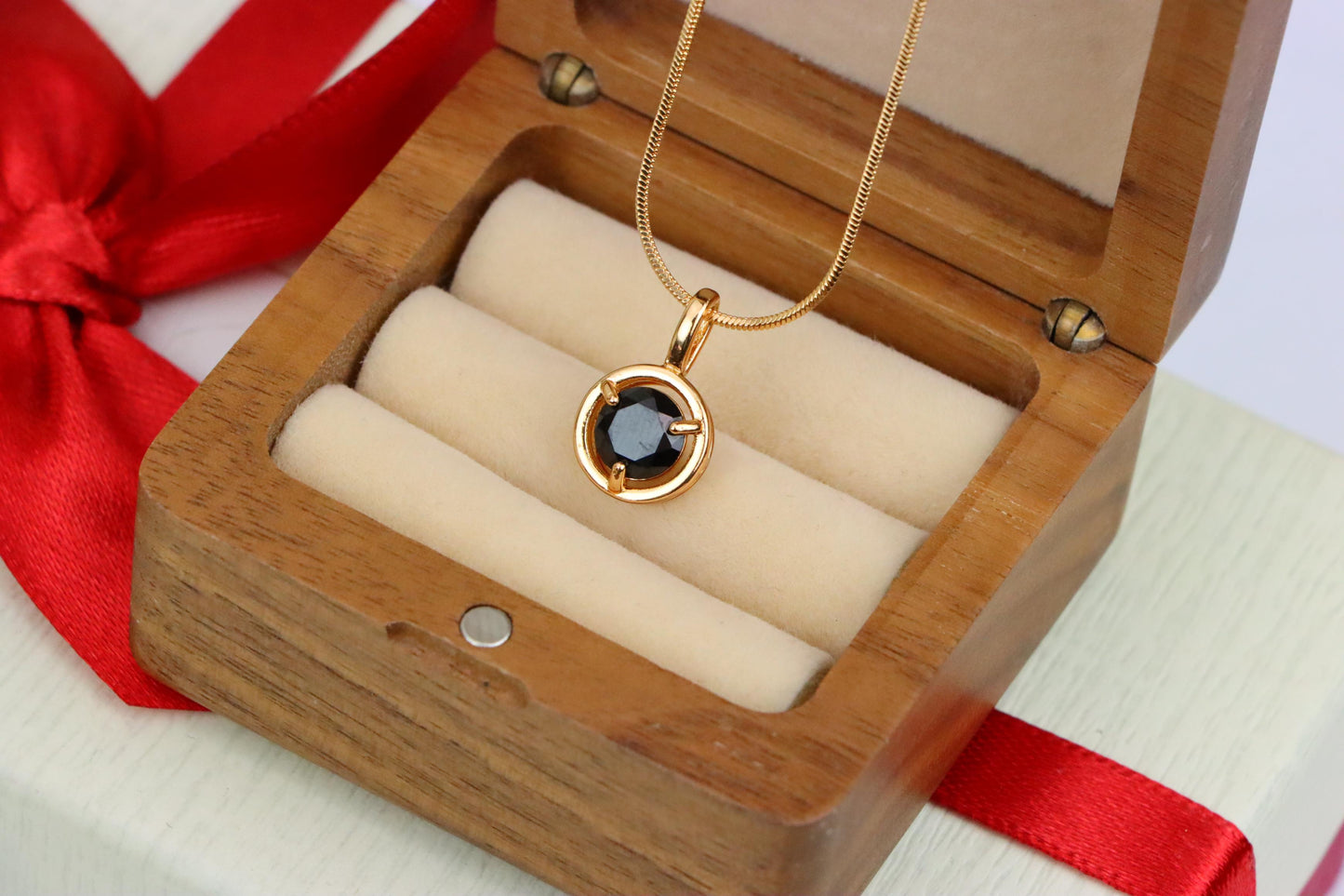 Round Black Pendant with Gold Finish – Elegant Statement Jewelry Piece, XPPT1706 (2150-6)