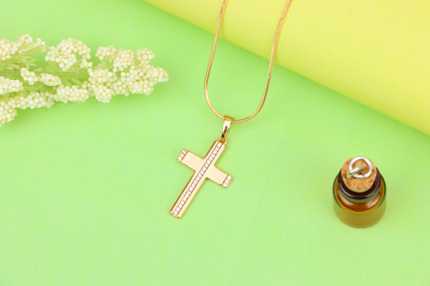 Elegant Rose Gold Cross Pendant with Crystal Inlay Design, XPPT1269 (2127-5)
