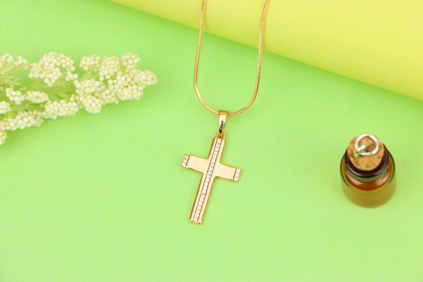 Elegant Rose Gold Cross Pendant with Crystal Inlay Design, XPPT1269 (2127-5)