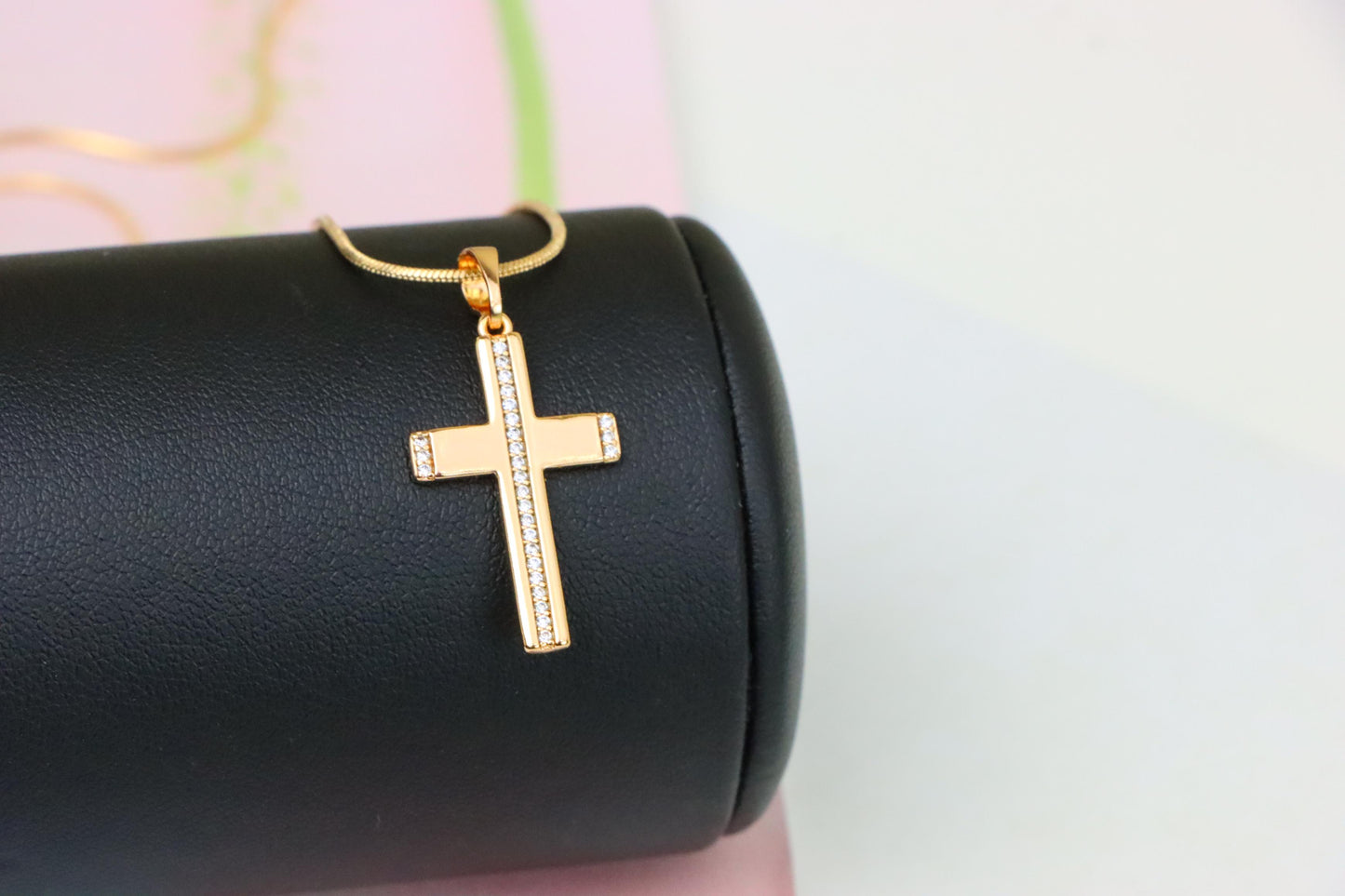 Elegant Rose Gold Cross Pendant with Crystal Inlay Design, XPPT1269 (2127-5)