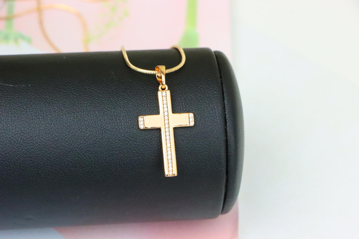 Elegant Rose Gold Cross Pendant with Crystal Inlay Design, XPPT1269 (2127-5)