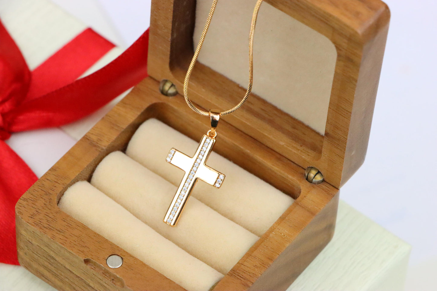 Elegant Rose Gold Cross Pendant with Crystal Inlay Design, XPPT1269 (2127-5)