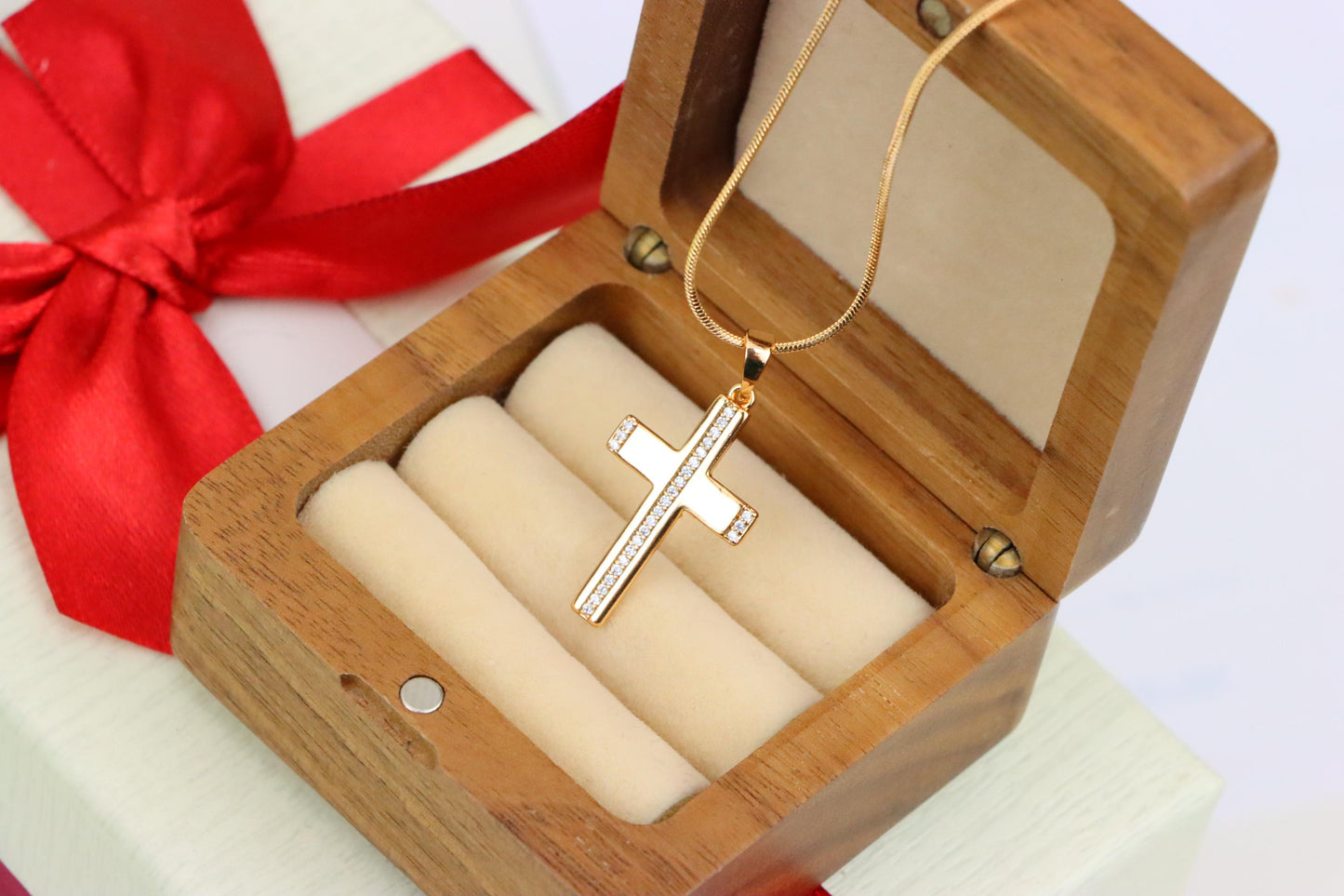 Elegant Rose Gold Cross Pendant with Crystal Inlay Design, XPPT1269 (2127-5)