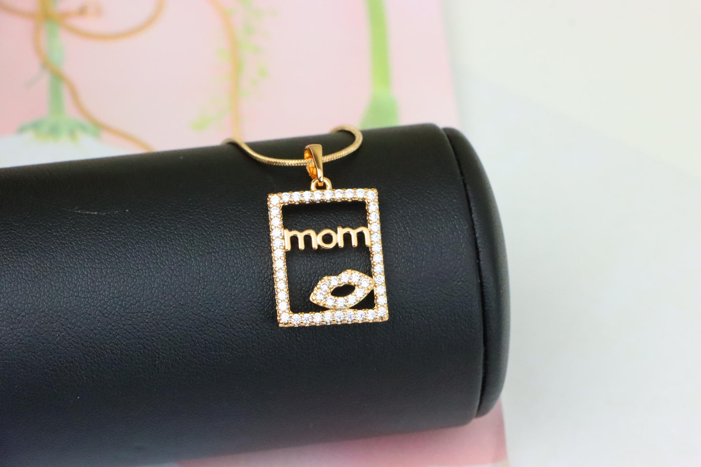 Rose Gold Mom Pendant with Kiss Motif and Crystal Frame, XPPT1270 (2127-6)