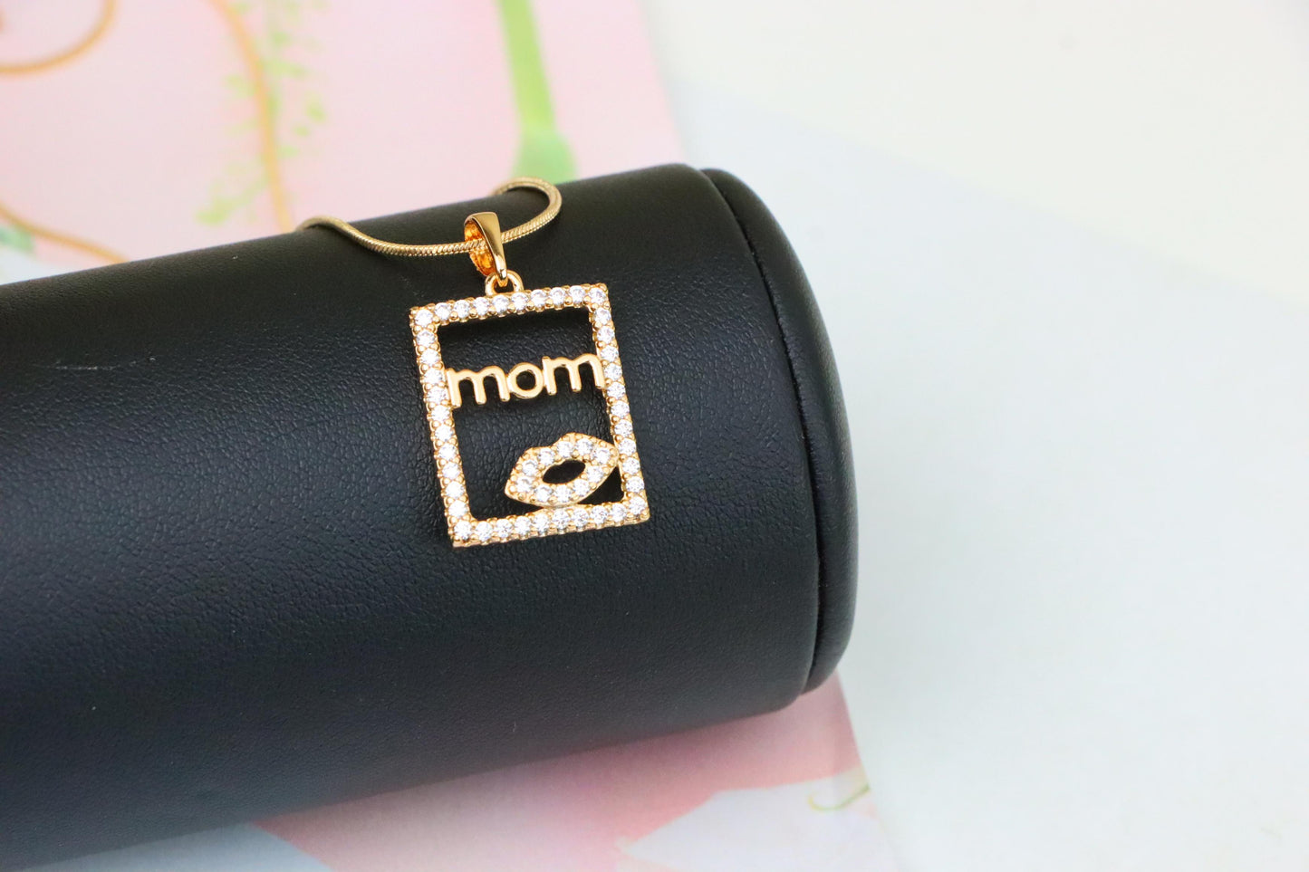 Rose Gold Mom Pendant with Kiss Motif and Crystal Frame, XPPT1270 (2127-6)