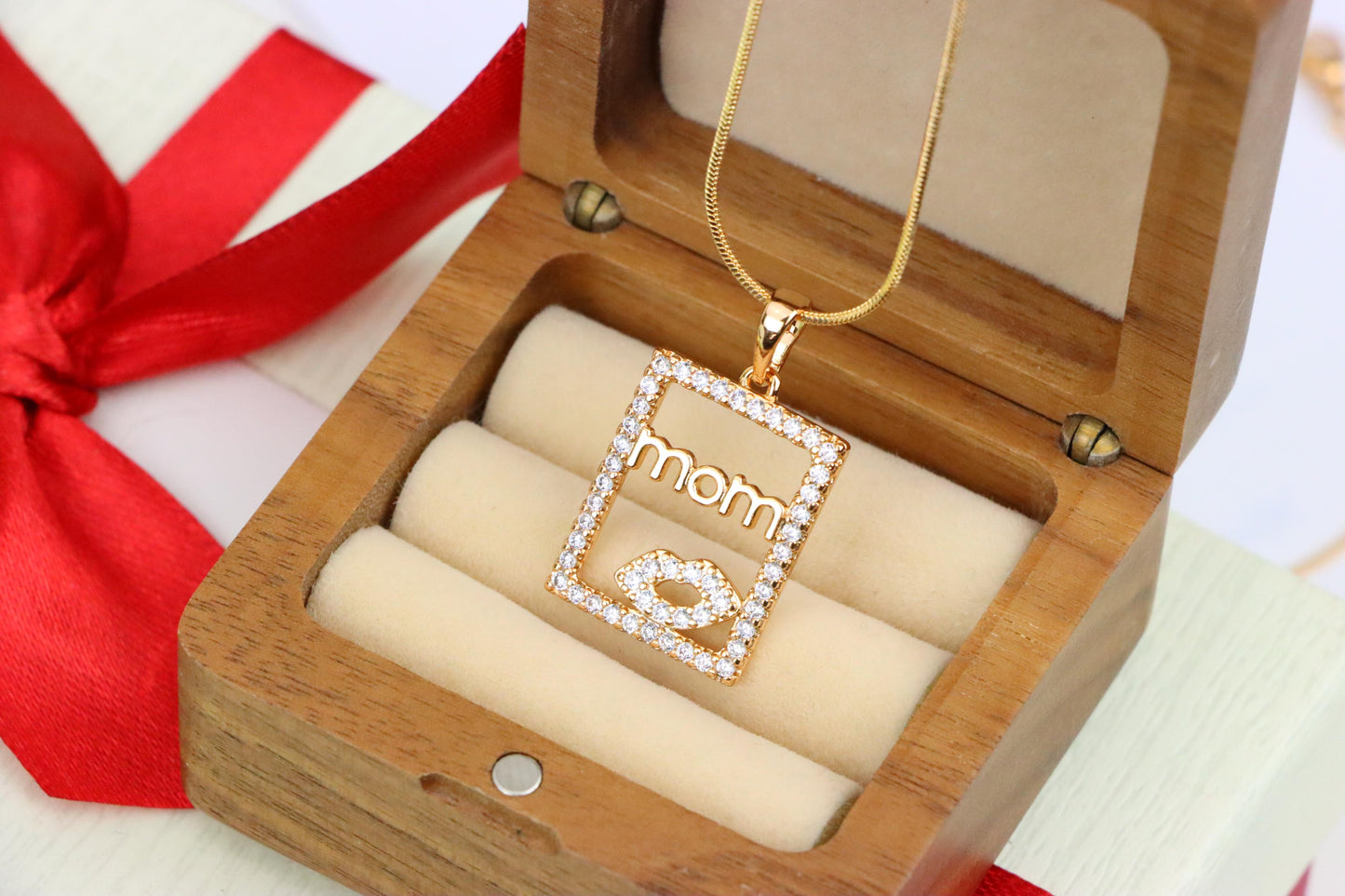 Rose Gold Mom Pendant with Kiss Motif and Crystal Frame, XPPT1270 (2127-6)