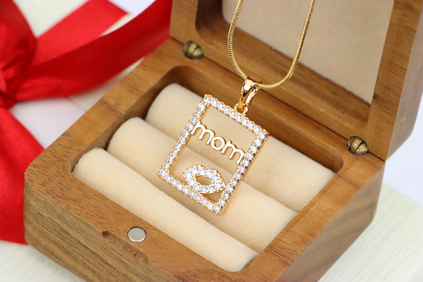 Rose Gold Mom Pendant with Kiss Motif and Crystal Frame, XPPT1270 (2127-6)