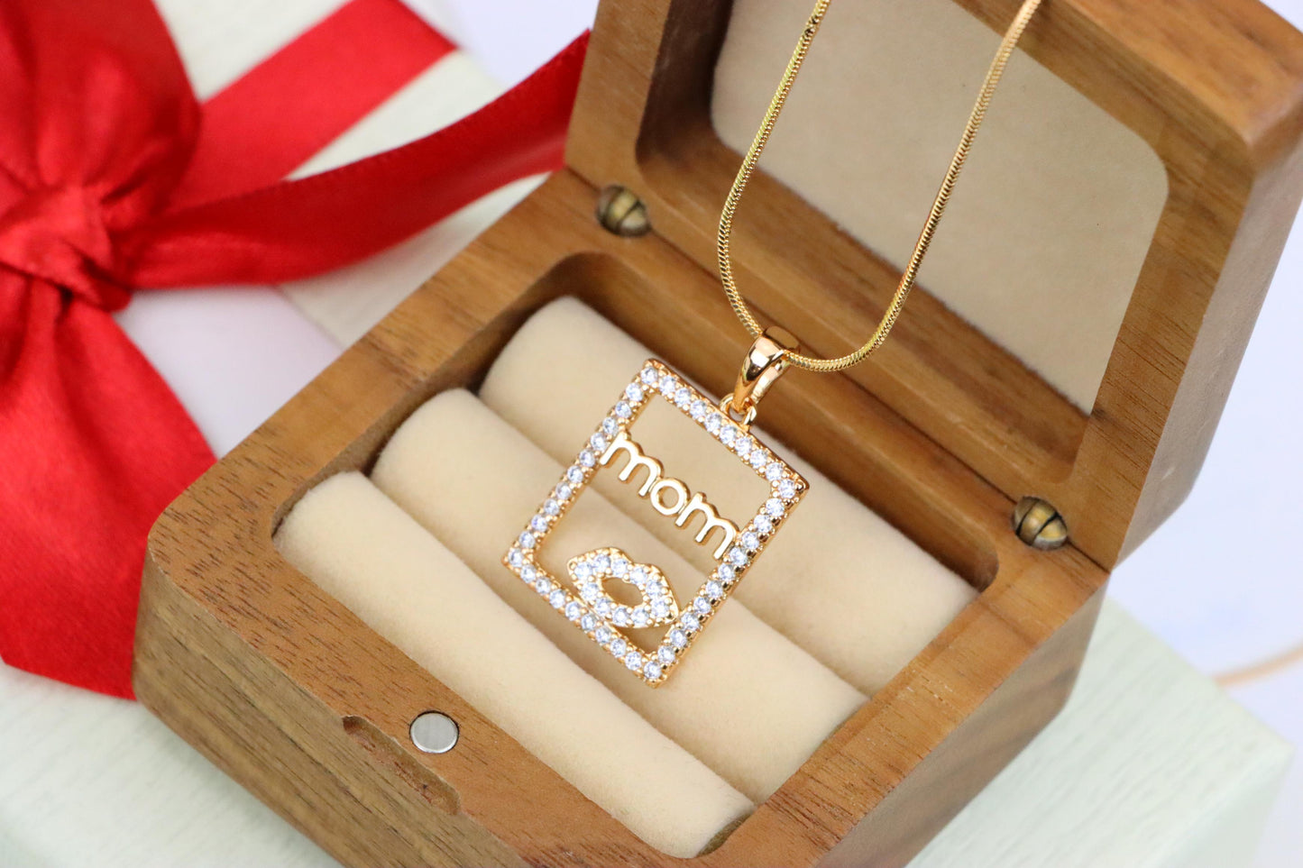 Rose Gold Mom Pendant with Kiss Motif and Crystal Frame, XPPT1270 (2127-6)