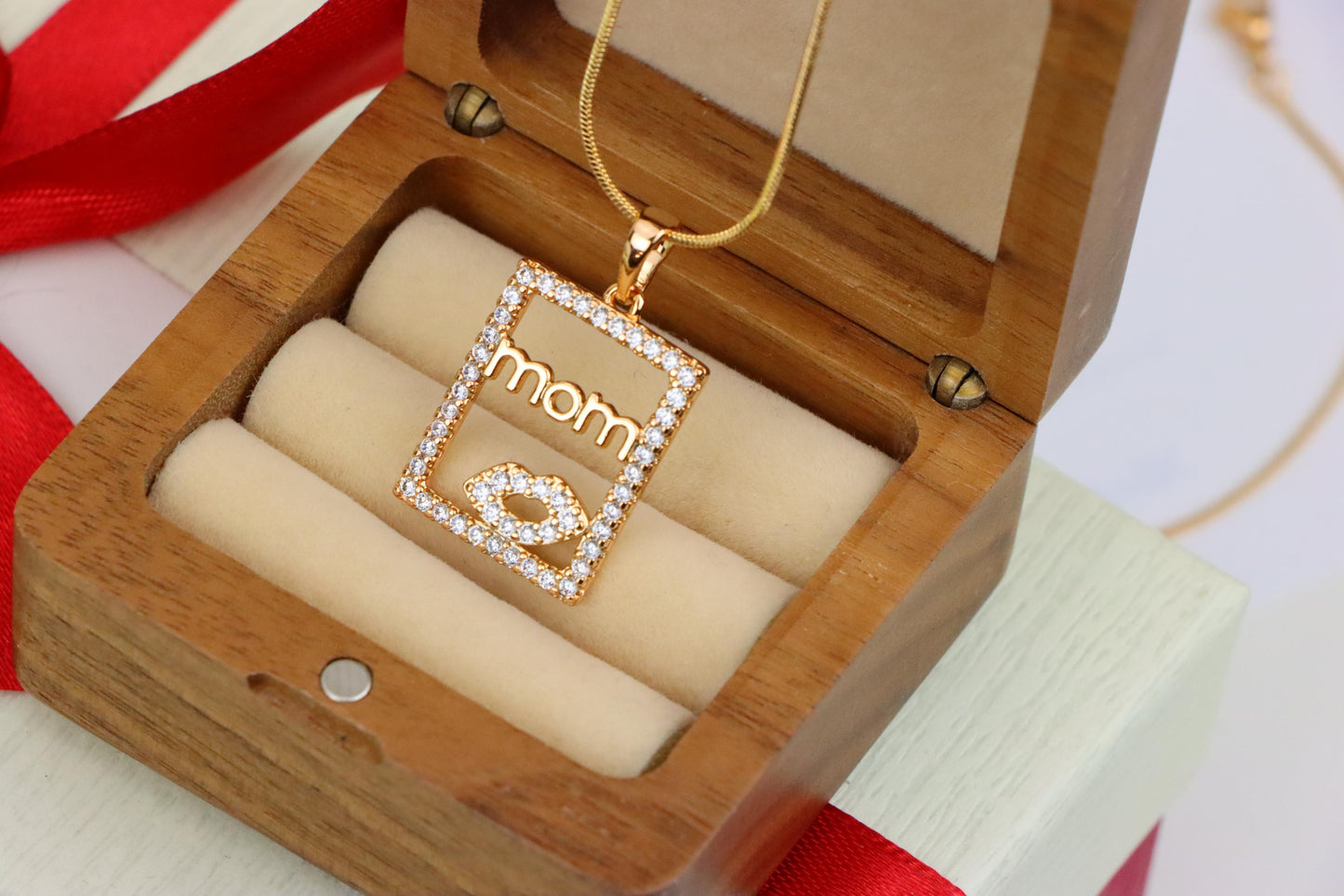 Rose Gold Mom Pendant with Kiss Motif and Crystal Frame, XPPT1270 (2127-6)