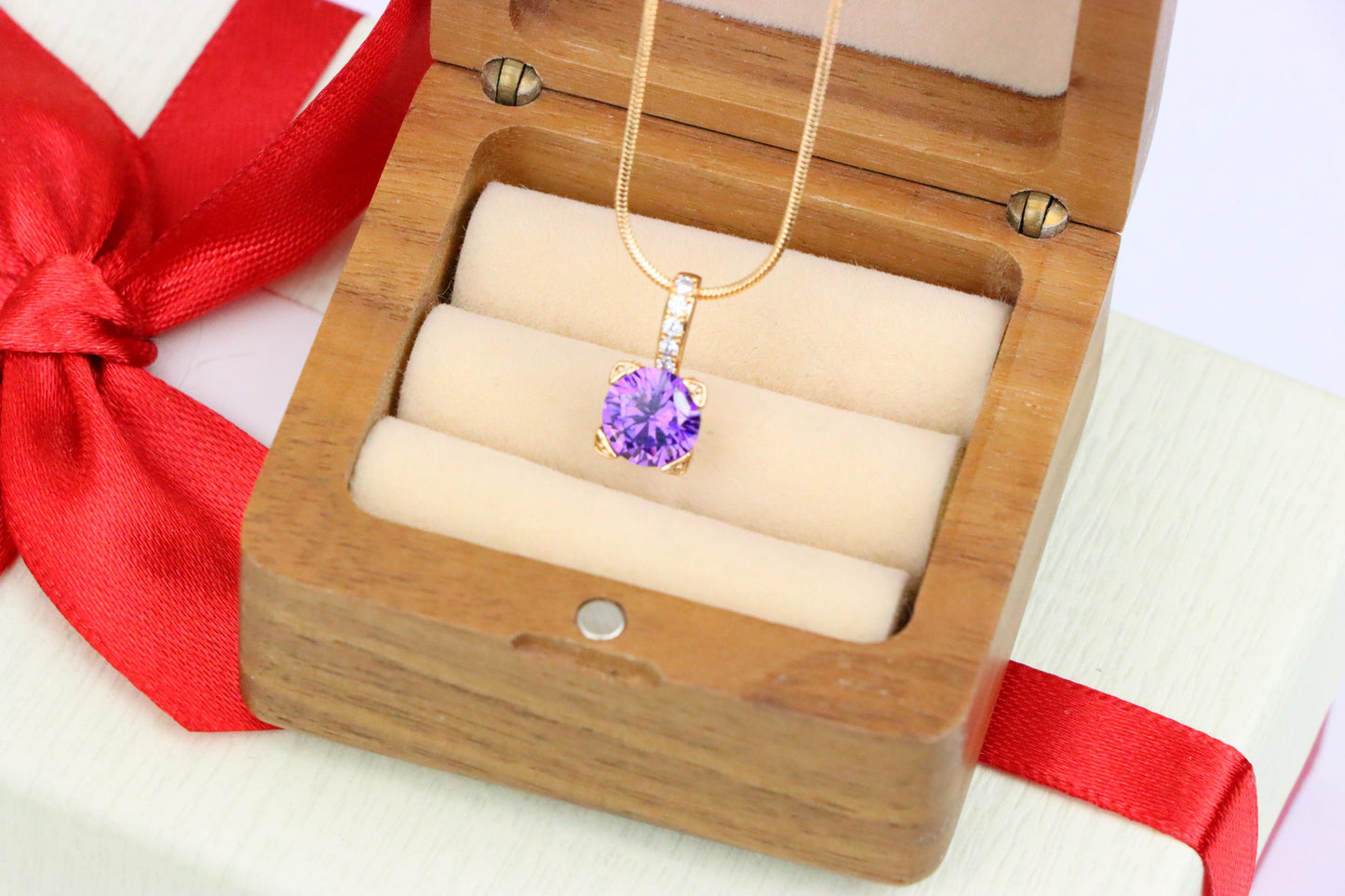 Chic Purple Round Pendant with Gold Plated Accent Bail – Elegant Finish, XPPT1718 (2150-8)