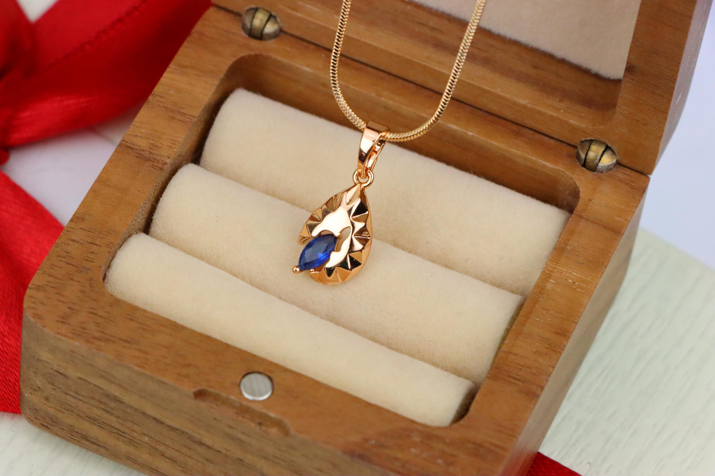 Teardrop Blue Stone Pendant with Textured Gold Plated Leaf Design, XPPT1721 (2150-9)