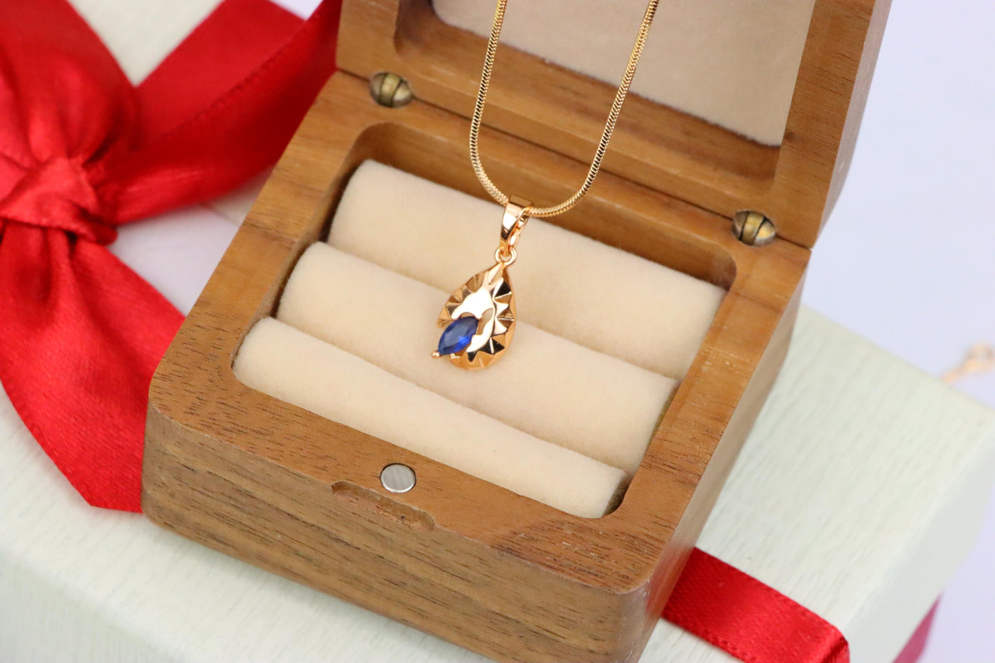 Teardrop Blue Stone Pendant with Textured Gold Plated Leaf Design, XPPT1721 (2150-9)