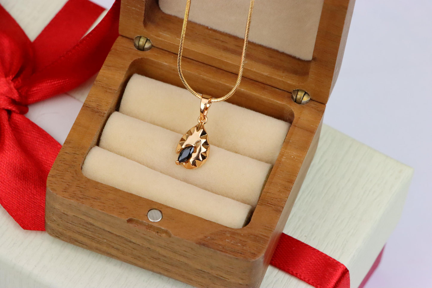 Teardrop Leaf Pendant with Marquise Black Stone in Gold Finish, XPPT1725 (2150-9)