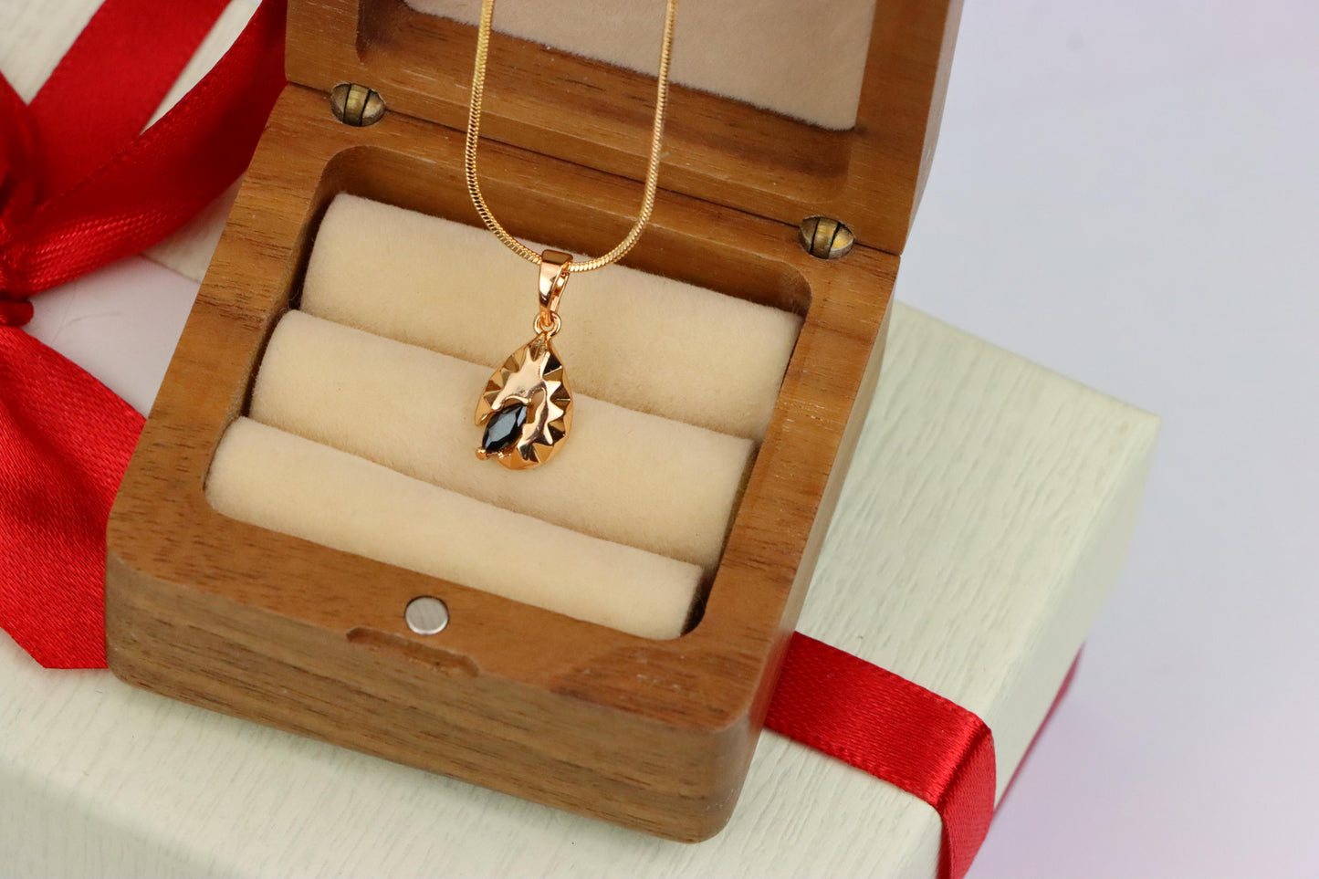 Teardrop Leaf Pendant with Marquise Black Stone in Gold Finish, XPPT1725 (2150-9)