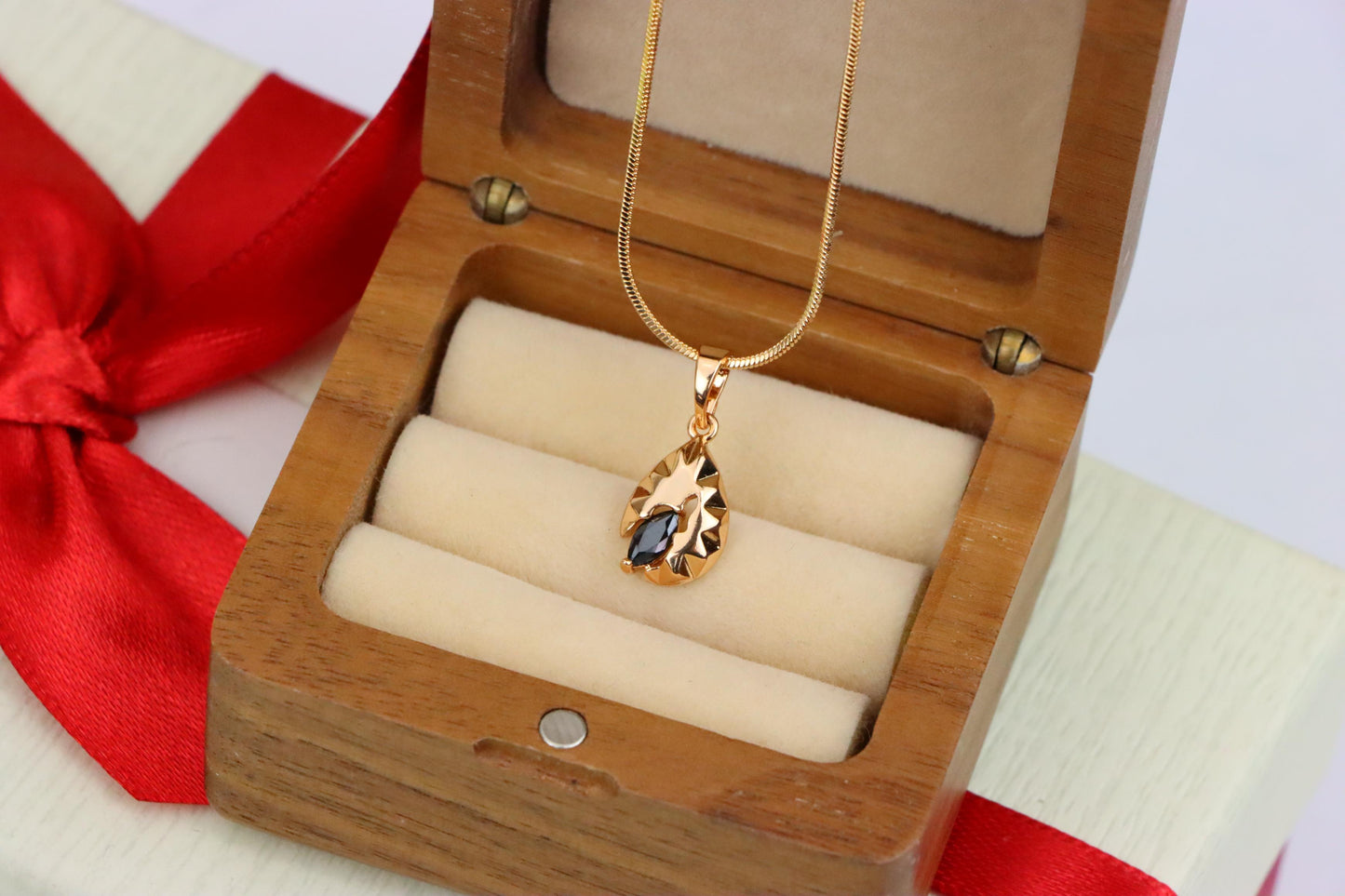 Teardrop Leaf Pendant with Marquise Black Stone in Gold Finish, XPPT1725 (2150-9)