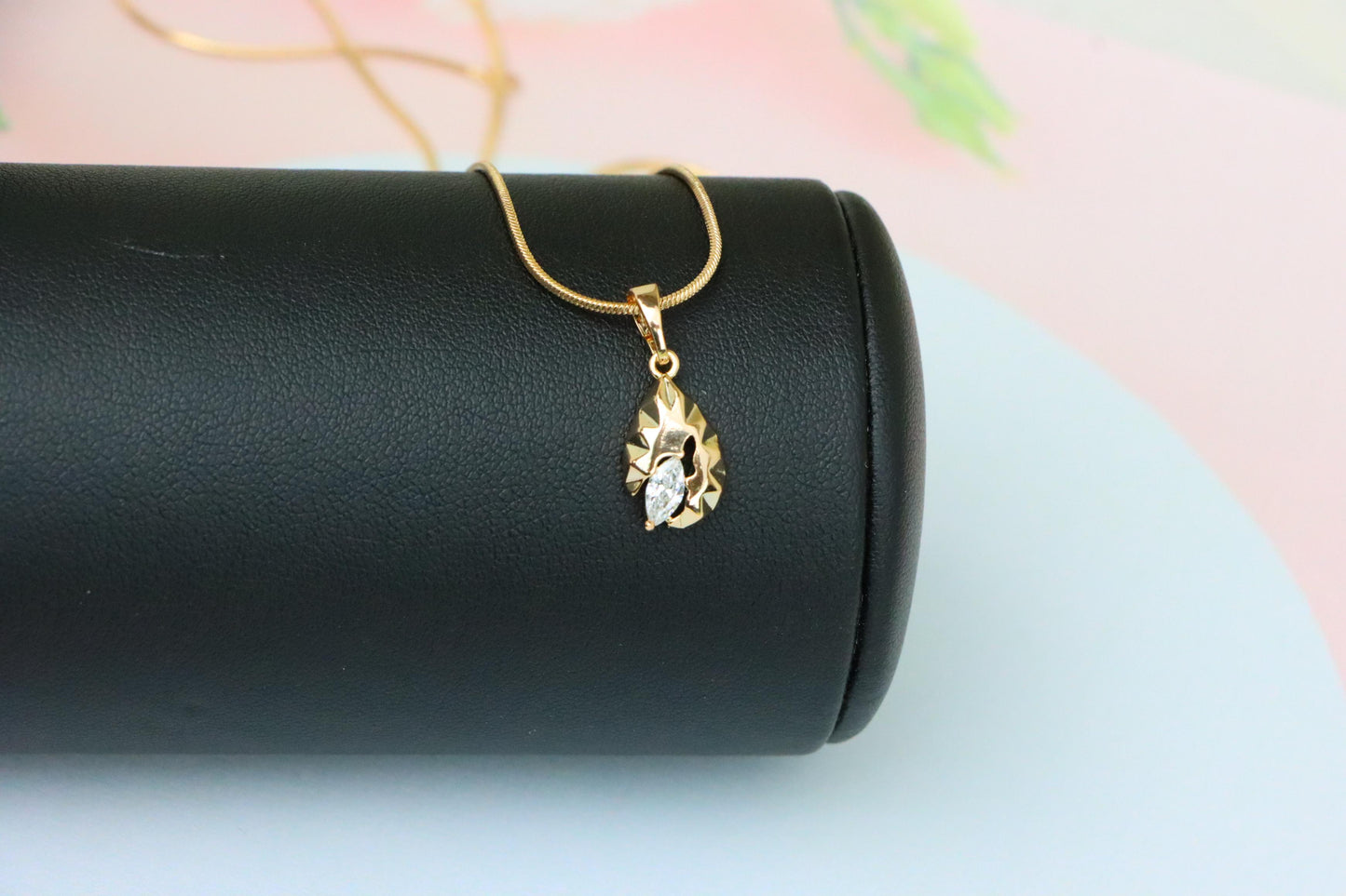 Teardrop Leaf Pendant with Marquise White Stone in Gold Finish, XPPT1727 (2150-9)