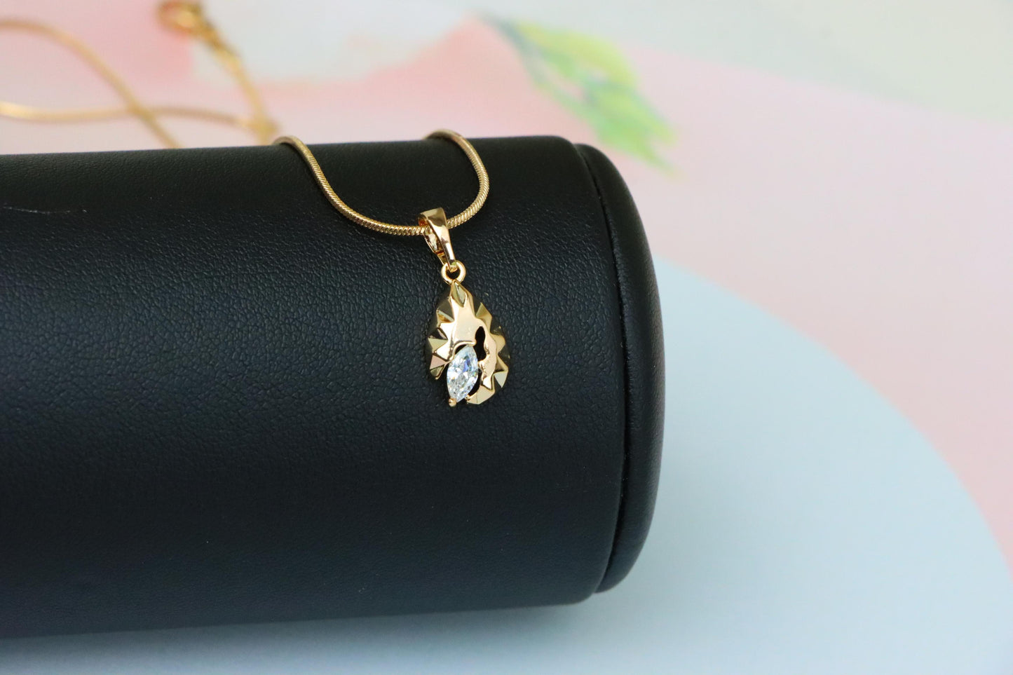 Teardrop Leaf Pendant with Marquise White Stone in Gold Finish, XPPT1727 (2150-9)