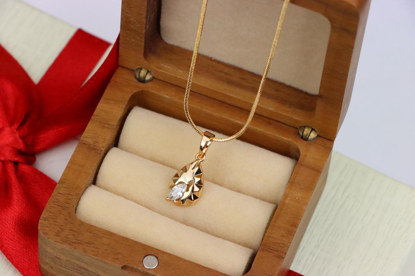 Teardrop Leaf Pendant with Marquise White Stone in Gold Finish, XPPT1727 (2150-9)