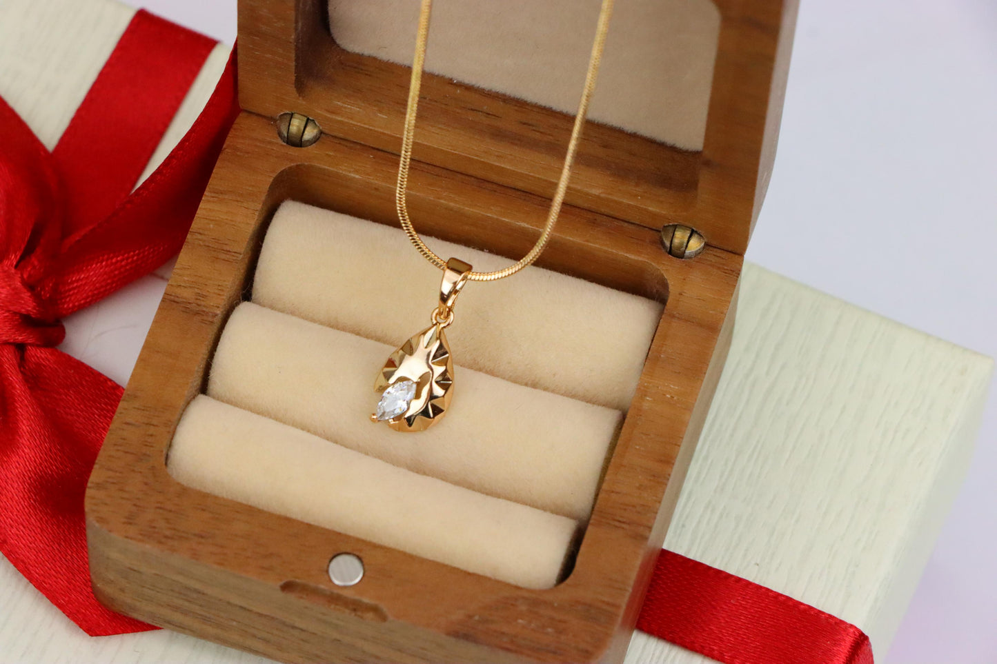 Teardrop Leaf Pendant with Marquise White Stone in Gold Finish, XPPT1727 (2150-9)