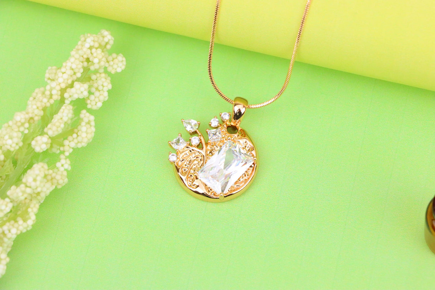 Elegant Round Rose Gold Pendant with Sparkling Crystal Accents, XPPT1284 (2128-10)