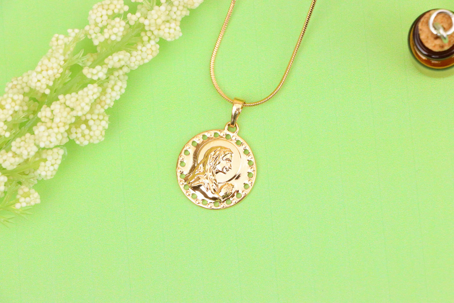 Round Rose Gold Religious Pendant with Praying Figure Design, XPPT1743 (2151-5)
