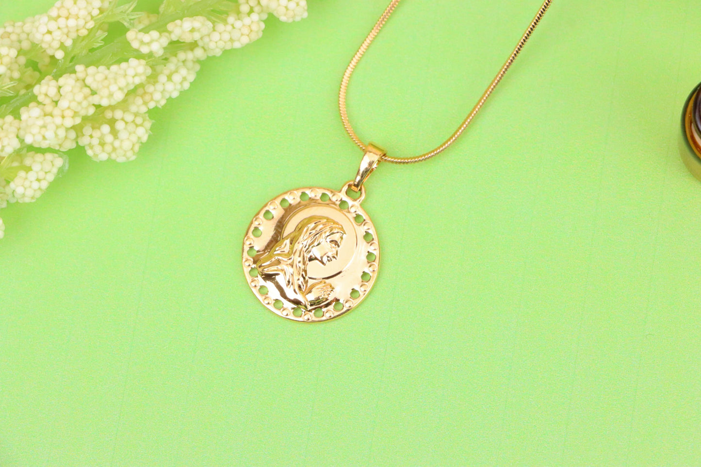 Round Rose Gold Religious Pendant with Praying Figure Design, XPPT1743 (2151-5)