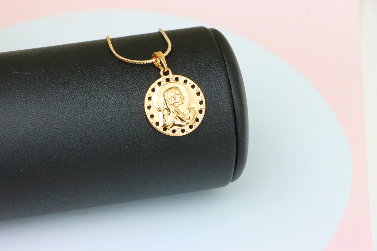 Round Rose Gold Religious Pendant with Praying Figure Design, XPPT1743 (2151-5)
