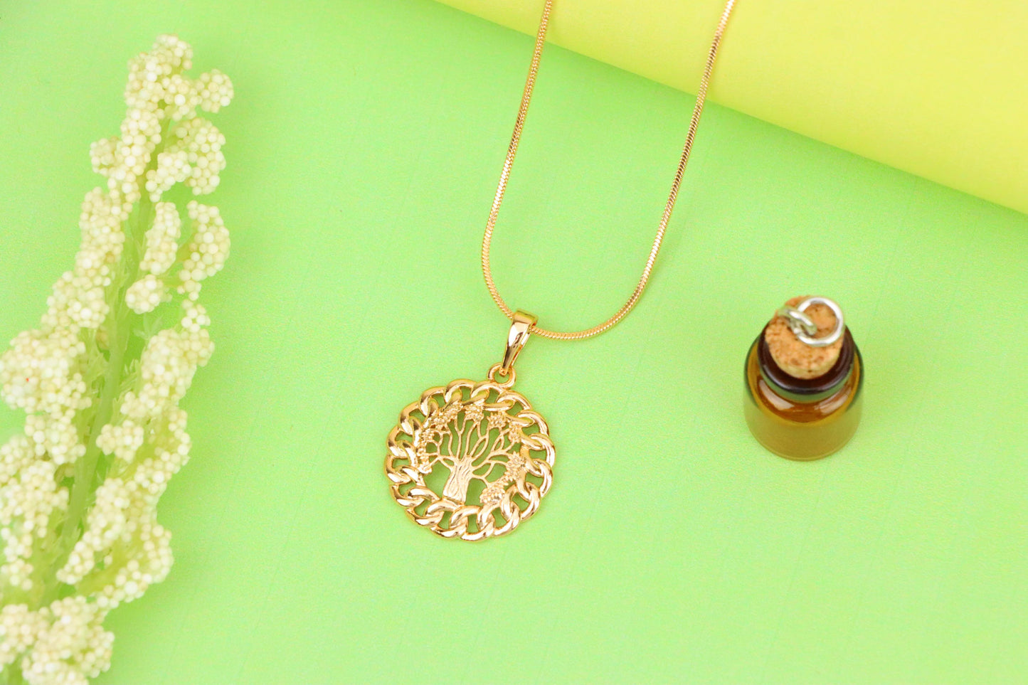 Tree of Life Round Rose Gold Pendant with Chain Pattern Frame, XPPT1294 (2129-10)