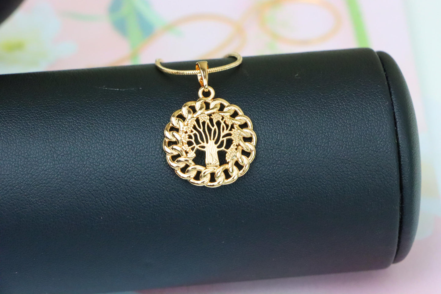 Tree of Life Round Rose Gold Pendant with Chain Pattern Frame, XPPT1294 (2129-10)
